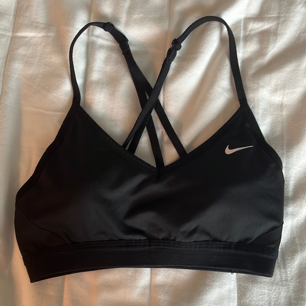 Nike V Neck Sports Bra with Adjustable Straps and Removable Cups